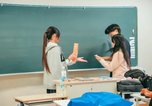 休み時間の教室